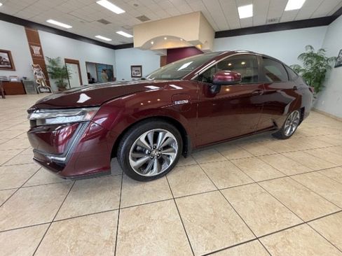 Used 2018 Honda Clarity Plug-In Hybrid image 3