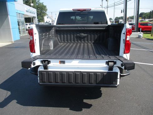 New 2026 Chevrolet Silverado 1500 ZR2 image 6