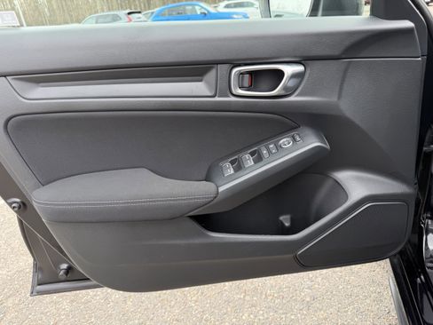 Used 2023 Honda Civic Sport image 9