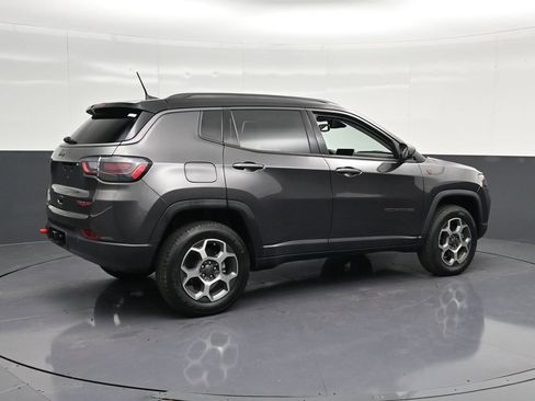 Used 2022 Jeep Compass Trailhawk w/ Trailhawk Elite Group AWD/4WD image 3