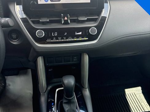 Used 2024 Toyota Corolla Cross LE w/ Moonroof Package FWD image 21
