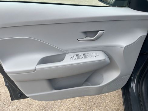 Used 2025 Hyundai Kona SEL image 18