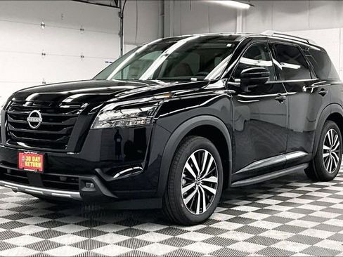 New 2025 Nissan Pathfinder Platinum w/ Lighting Package (N93) AWD/4WD image 3