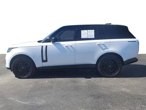 Used 2023 Land Rover Range Rover Autobiography image 18
