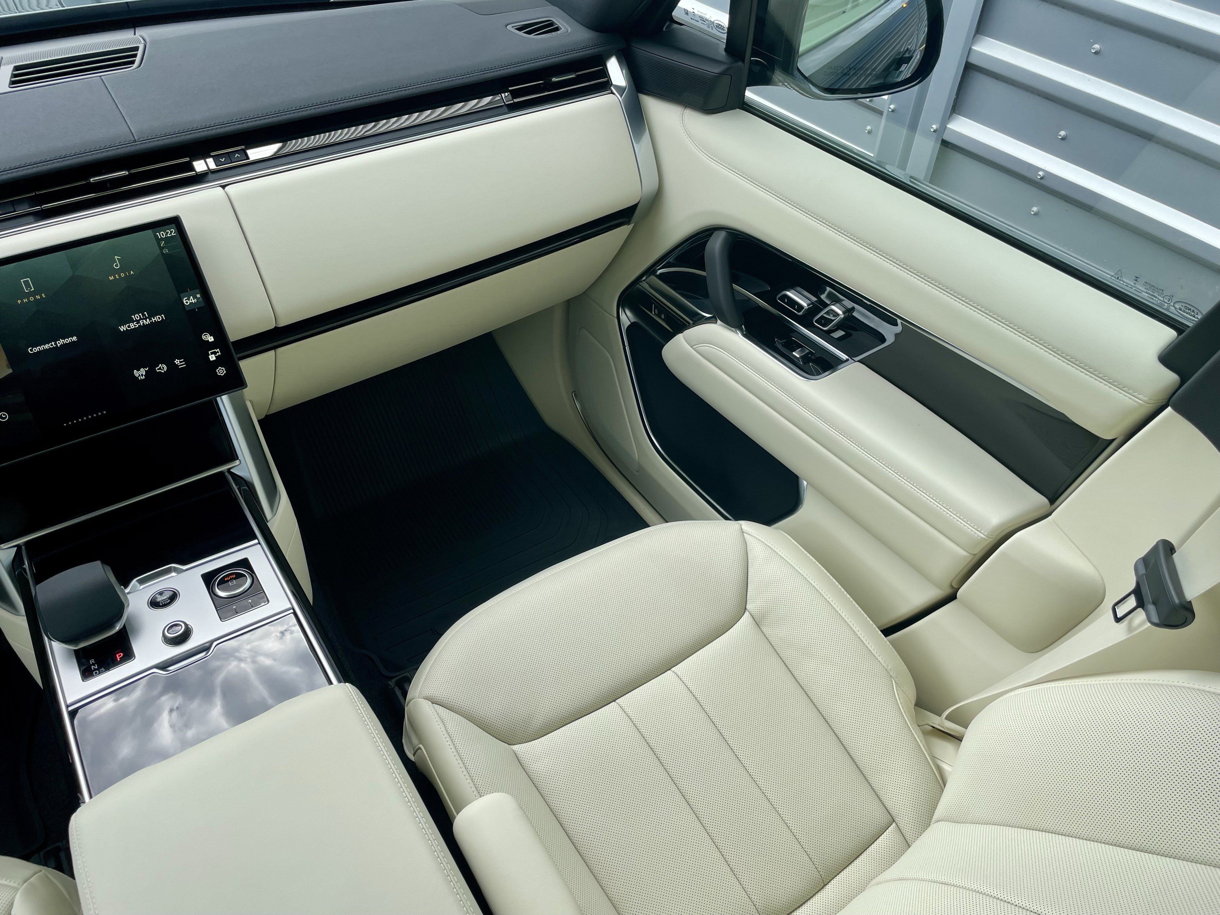 New 2027 Land Rover Range Rover Long Wheelbase SE AWD/4WD image 18