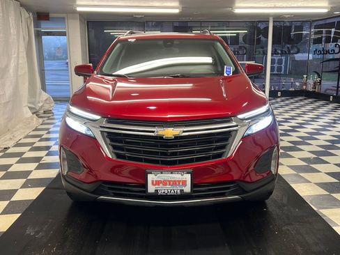Used 2023 Chevrolet Equinox LT image 2