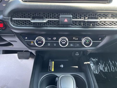 Used 2025 Honda HR-V EX-L image 19