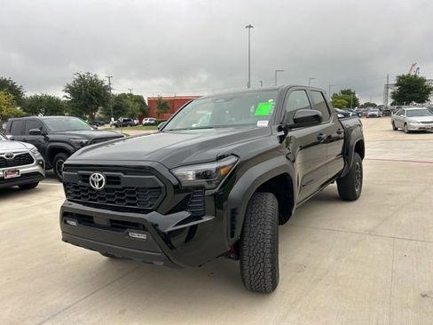 Used 2024 Toyota Tacoma TRD Off-Road AWD/4WD image 6