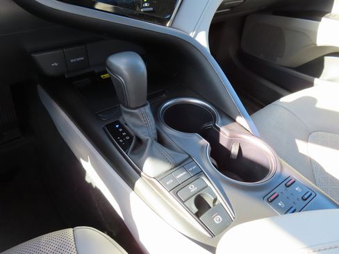 Used 2024 Toyota Camry XSE w/ Navigation Package image 27