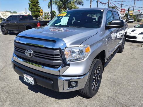 Used 2015 Toyota Tundra SR5 w/ TRD Off Road Package AWD/4WD image 17