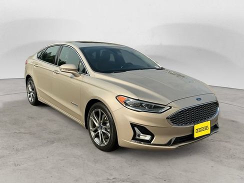 Used 2019 Ford Fusion Titanium FWD image 3