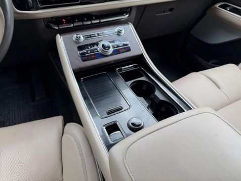 Used 2023 Lincoln Aviator Reserve w/ Equipment Group 201A AWD/4WD image 27