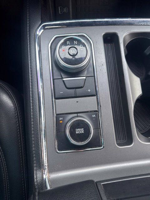 Used 2020 Ford Expedition XLT w/ Equipment Group 202A AWD/4WD image 20