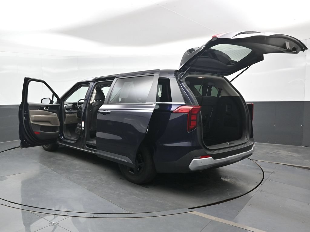 Used 2025 Kia Carnival FWD image 50