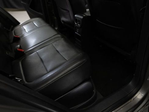 Used 2011 Volkswagen Tiguan SEL AWD/4WD image 16