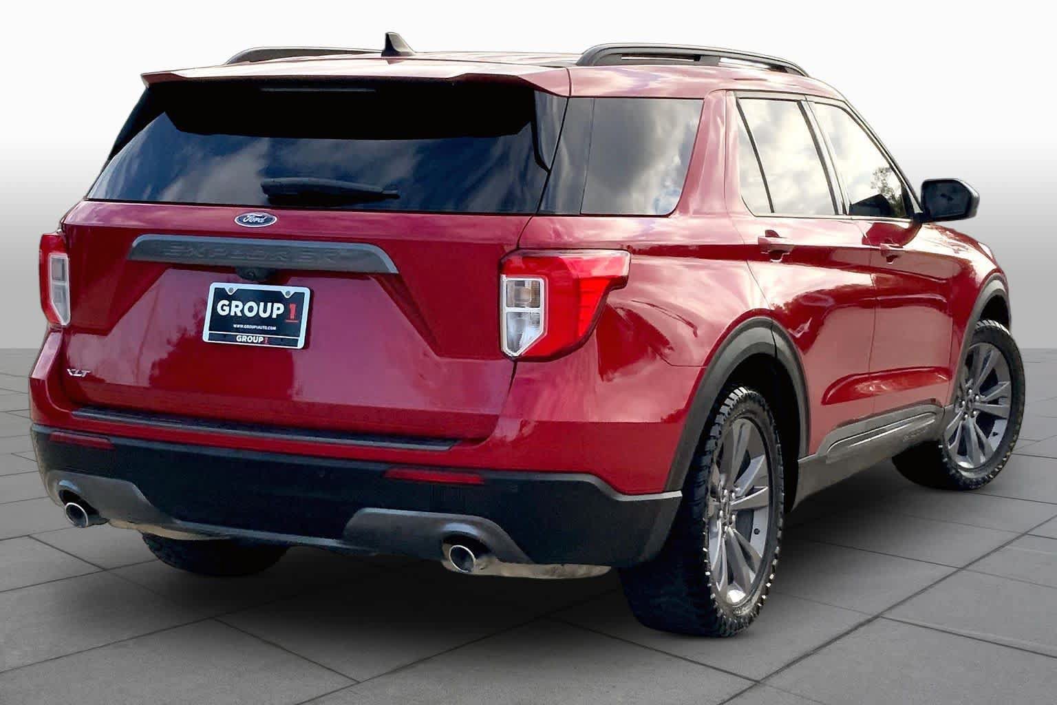 Used 2021 Ford Explorer XLT w/ Equipment Group 202A RWD image 13