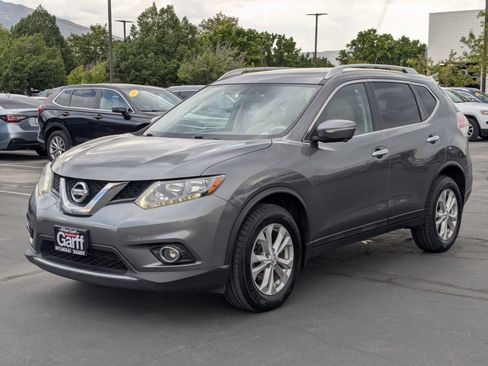 Used 2015 Nissan Rogue SV w/ SV Premium Package AWD/4WD image 10
