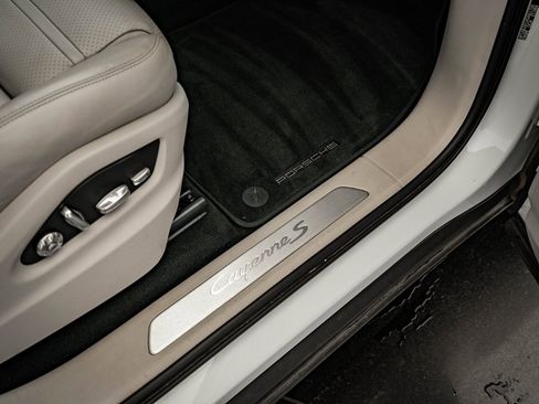 Used 2019 Porsche Cayenne S image 28