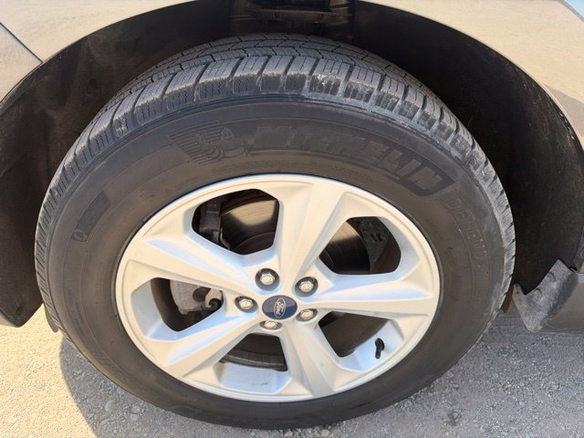 Used 2020 Ford Edge SE FWD image 32
