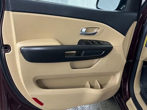 Used 2017 Kia Sedona LX w/ LX Essentials Premium Package FWD image 8