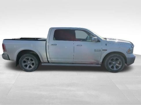 Used 2014 RAM 1500 Laramie w/ Convenience Group image 4