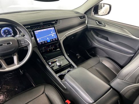 Used 2023 Jeep Grand Cherokee L Limited image 23