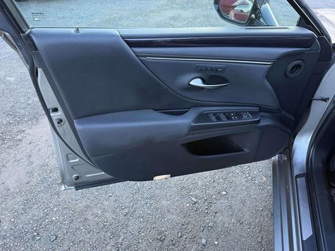 Used 2021 Lexus ES 350 w/ Premium Package image 18