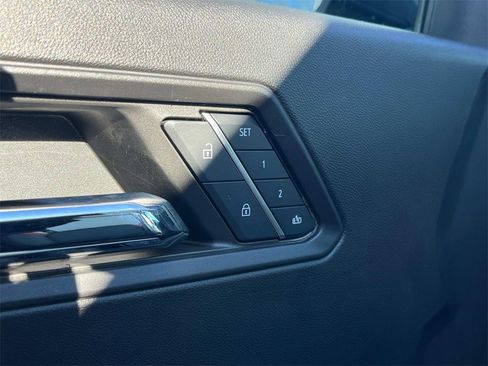 Used 2024 GMC Canyon AT4X image 30