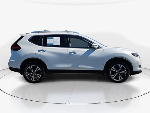 Used 2020 Nissan Rogue SV w/ Premium Package image 4