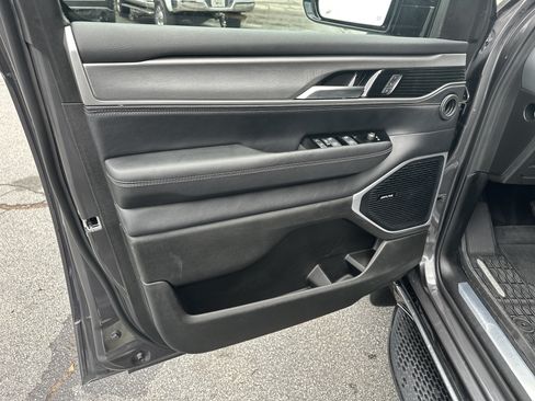 Used 2025 Jeep Wagoneer 2WD w/ Mopar Step-Up Package image 12