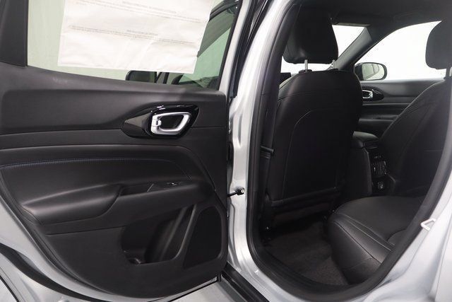 Used 2026 Jeep Compass Limited AWD/4WD image 14