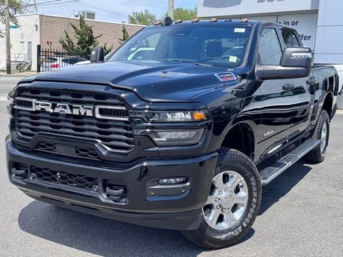Used 2025 RAM 2500 Big Horn AWD/4WD image 3