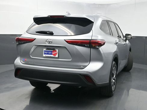 Used 2023 Toyota Highlander XLE image 41