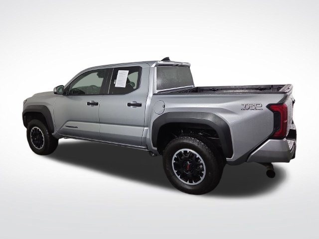 Used 2024 Toyota Tacoma TRD Off-Road AWD/4WD image 10