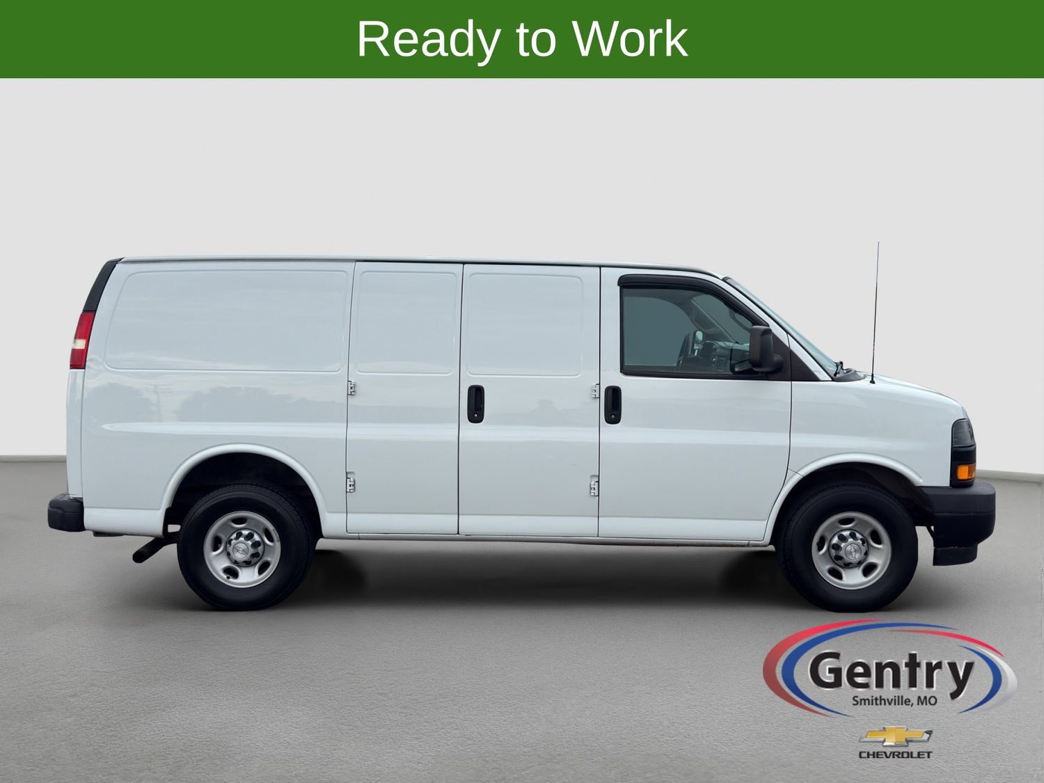 Used 2018 Chevrolet Express 2500 w/ Driver Convenience Package RWD image 23