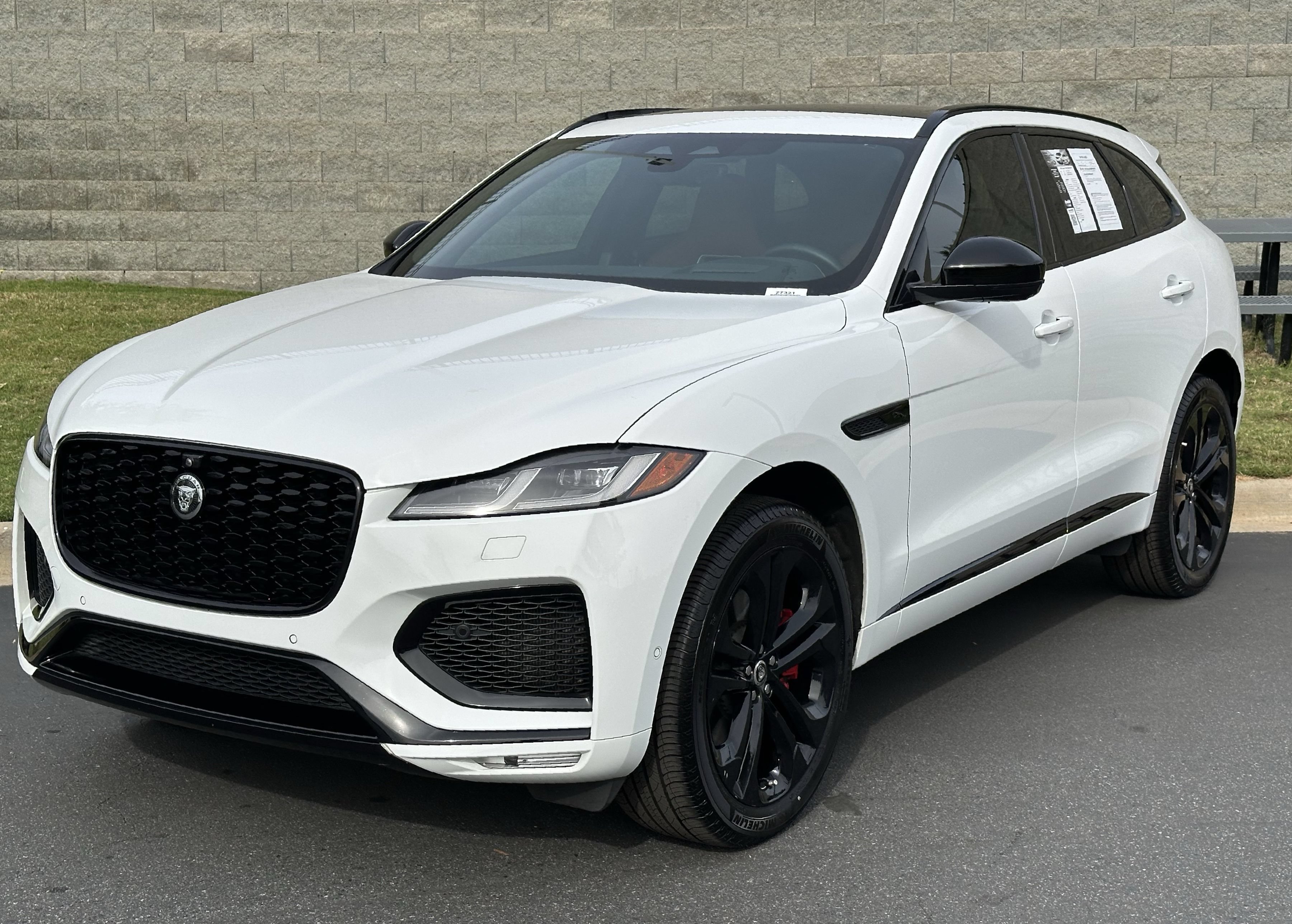 Certified 2026 Jaguar F-PACE R-Dynamic S AWD/4WD image 1