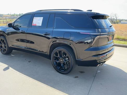 Used 2024 Chevrolet Traverse RS image 7