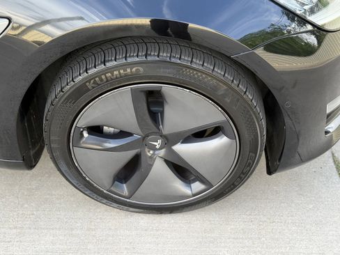 Used 2019 Tesla Model 3 Mid Range image 12