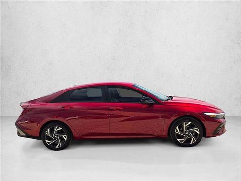 Certified 2025 Hyundai Elantra Sport FWD image 5