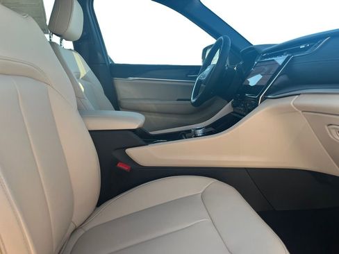 New 2025 Jeep Grand Cherokee L Limited image 24