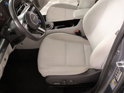 Used 2025 Hyundai Kona SEL image 10