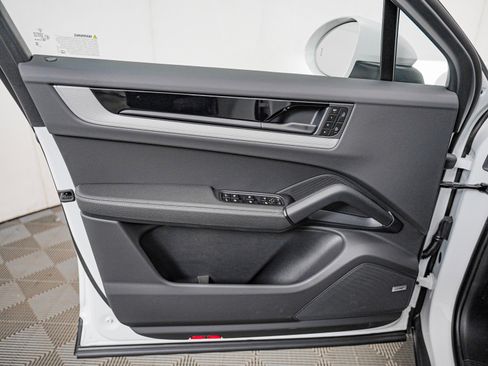 New 2026 Porsche Cayenne Coupe image 26