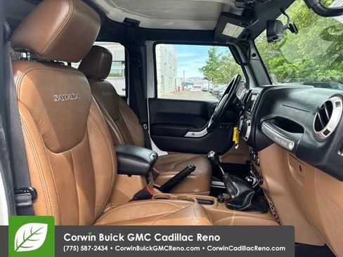 Used 2016 Jeep Wrangler Unlimited Sahara w/ Connectivity Group AWD/4WD image 34