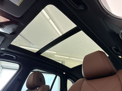 New 2026 BMW X5 xDrive50e w/ Premium Package AWD/4WD image 15
