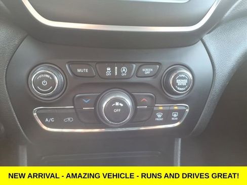 Used 2019 Jeep Cherokee Altitude image 20