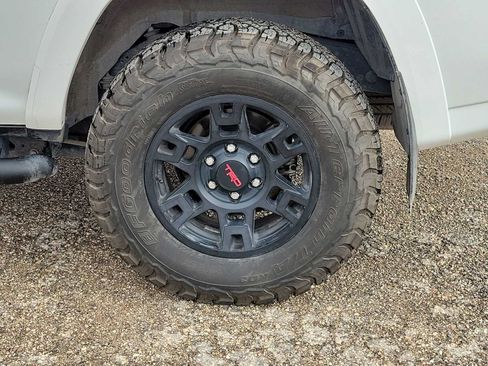 Used 2023 Toyota 4Runner SR5 Premium w/ Moonroof Package AWD/4WD image 12