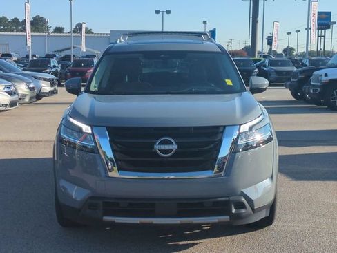 Used 2023 Nissan Pathfinder Platinum w/ Lighting Package (N92) AWD/4WD image 8