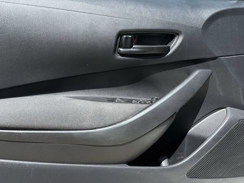 Used 2025 Toyota Corolla LE FWD image 23