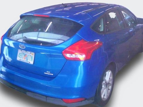 Used 2016 Ford Focus SE FWD image 2