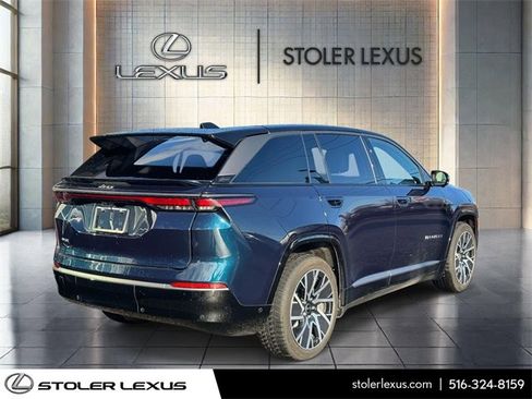 Used 2025 Jeep Wagoneer S Limited image 4